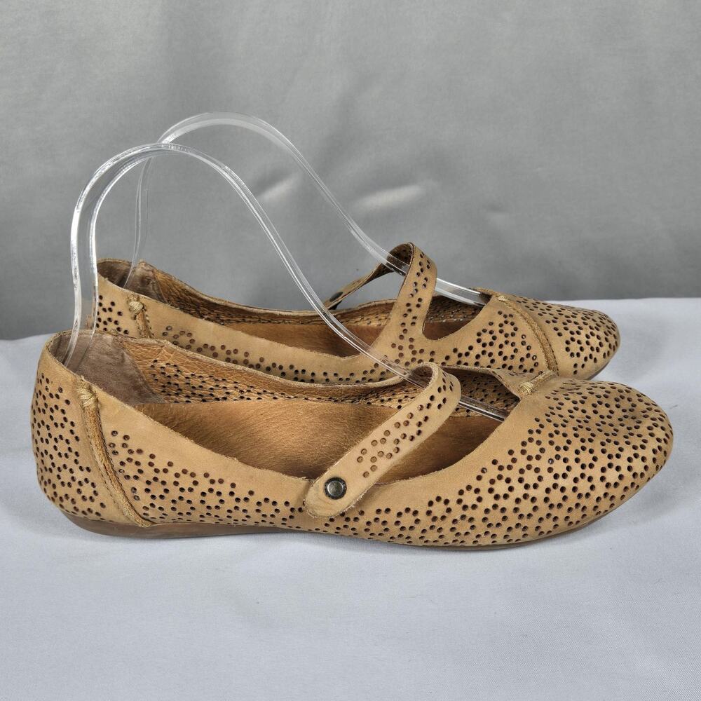 OluKai Nene Perf Mary Jane Flats Womens 8 Beige Leather Perforated Shoes Casual
